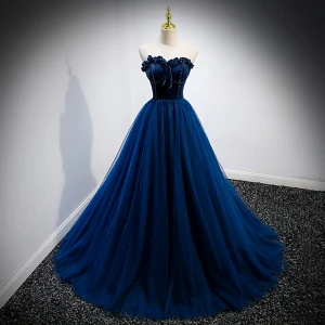 Elegant Kongeblå Suede Ballkjoler 2022 Prinsesse Strapless Uten Ermer Ryggløse Feie Tog Formelle Kjoler