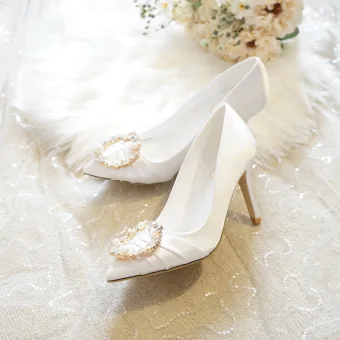 Elegant Ivory Rhinestone Pearl Wedding Shoes 2022 9 Cm Stiletto Heels Pointed Toe Wedding High Heels