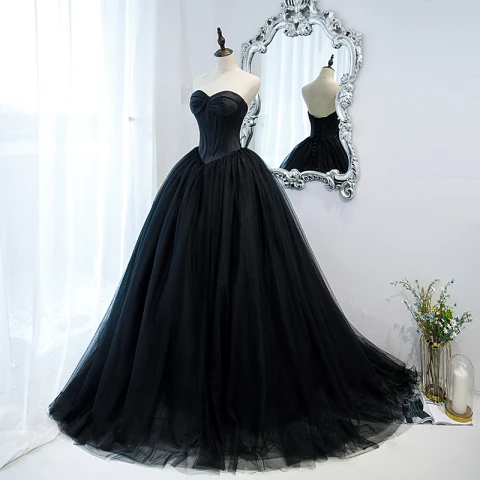 Élégant Noire Corset  Plissée Robe De Bal 2022 Robe Boule Bustier Sans Manches Dos Nu Train De Balayage Robe De Ceremonie