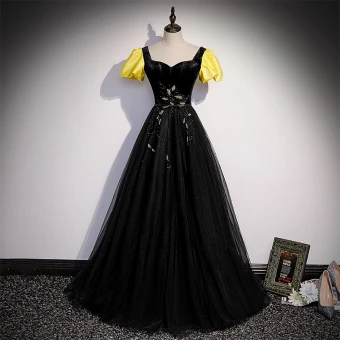 Élégant Noire Robe De Bal 2022 Princesse Encolure Carrée Perlage Noeud Ceinture Gonflée Manches Courtes Dos Nu Longue Robe De Ceremonie