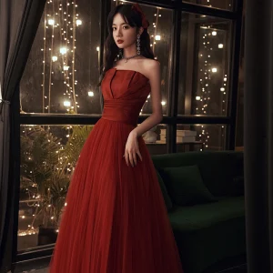 Chic Belle Bordeaux Robe De Bal 2022 Princesse Bustier Sans Manches Dos Nu Longue Robe De Ceremonie