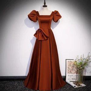 Elegant Brun Satin Ballkjoler 2022 Prinsesse Firkantet Hals Puffy Korte Ermer Sløyfe Ryggløse Lange Formelle Kjoler