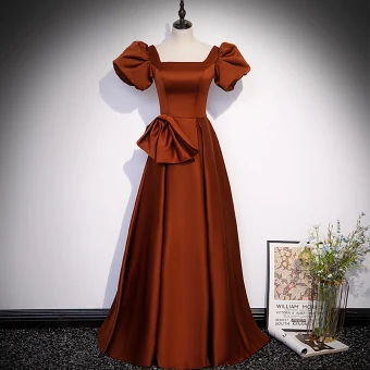 Élégant Marron Satin Robe De Bal 2022 Princesse Encolure Carrée Gonflée Manches Courtes Noeud Dos Nu Longue Robe De Ceremonie