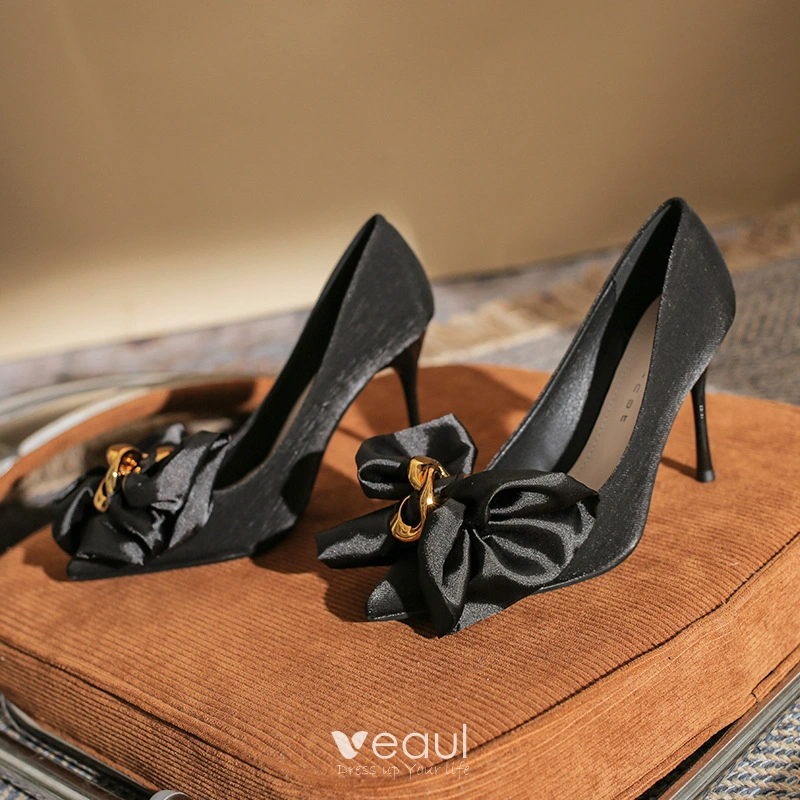 Black heels with a Wildrose bow - KeeShoes