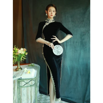 Vintage Originale Style Chinois Noire Soirée Cheongsam 2022 Trompette Sirène Col Haut 1 2 Manches En Dentelle Fleur Fendue Devant Thé Longueur Cheongsam