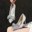Charmig Silver Rhinestone Rosett Paljetter Brudskor 2022 Läder 10 cm Stilettklackar Spetsiga Bröllop Pumps Högklackade