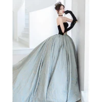 High-end Svart Satin Selskapskjoler 2022 Ballkjole Strapless Uten Ermer Ryggløse Feie Tog Aften Formelle Kjoler