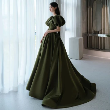 Vintage Originale Vert Foncé Satin Robe De Bal Princesse 2022 Encolure Carrée Gonflée Manches Courtes Dos Nu Train De Balayage Robe De Ceremonie