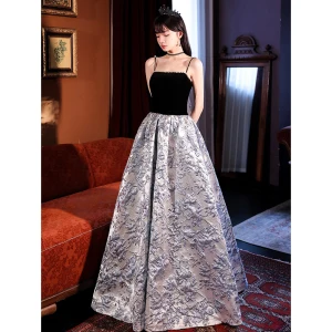 Chic Beautiful Black Evening Dresses 2022 A Line Princess Spaghetti Straps Sleeveless Backless Beading Pearl Sequins Floor Length Long Formal Dresses