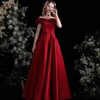 Chic Belle Bordeaux Couleur Unie Satin Robe De Bal 2022 Princesse Volants De L Épaule Manches Courtes Dos Nu Longue Robe De Ceremonie