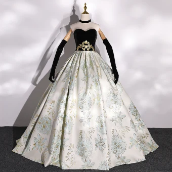 Élégant Noire Satin Impression Robe De Bal 2022 Robe Boule Encolure Dégagée Doré Ceinture Sans Manches Dos Nu Longue Robe De Ceremonie