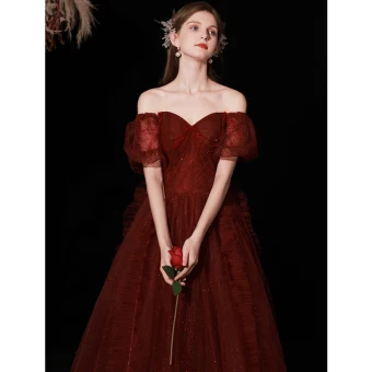 Charmant Bordeaux Glitter Robe De Bal 2022 Princesse De L Épaule Perlage Gland Manches Courtes Dos Nu Longue Robe De Ceremonie