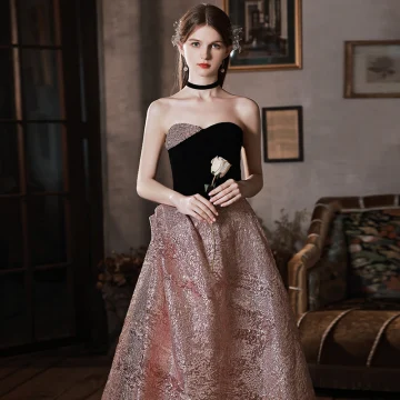 Charmant Noire Satin Paillettes Robe De Bal 2022 Princesse Bustier Sans Manches Dos Nu Longue Robe De Ceremonie