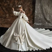 High End Ivory / Creme Schleife Satin Brautkleider / Hochzeitskleider 2022 Ballkleid Off Shoulder Geschwollenes Lange Ärmel Rückenfreies Königliche Schleppe Hochzeit