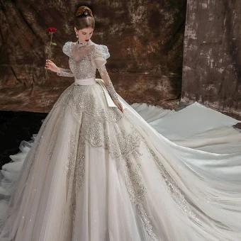 Luxe Glitter Paillettes Perlage Perle En Dentelle Fleur Ivoire Robe De Mariée 2022 Robe Boule Encolure Dégagée Gonflée Manches Courtes Ceinture Satin Noeud Royal Train Mariage