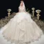 Charmant Ivoire Glitter Volants en Cascade Robe De Mariée 2020 Robe Boule Encolure Dégagée Perlage En Dentelle Fleur 1/2 Manches Dos Nu Cathedral Train