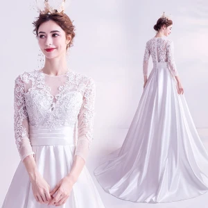Élégant Ivoire Robe De Bal 2020 Princesse Encolure Dégagée Dentelle 3d Perlage Faux Diamant Paillettes 3 4 Manches Tribunal Train Robe De Ceremonie