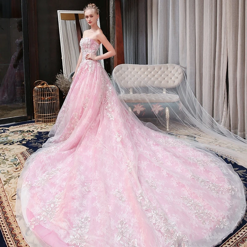 Fine Sukkertøyrosa Brudekjoler 2018 Prinsesse Blonder Appliques Beading Paljetter Kjæreste Ryggløse Uten Ermer Cathedral Train Bryllup