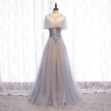 Charmant Gris Robe De Bal 2020 Princesse Encolure Dégagée Perlage Appliques En Dentelle Fleur Faux Diamant Paillettes Manches Courtes Dos Nu Longue Robe De Ceremonie