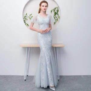 Chic Belle Gris Robe De Soirée 2018 Robe Boule Perlage En Dentelle Fleur V Cou Manches Courtes Longue Robe De Ceremonie