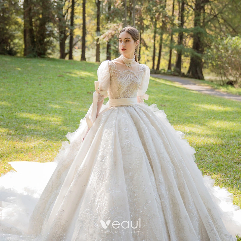 Magnifico Vintage Medieval Hecho a mano Rebordear Marfil Vestidos De Novia 2021 Ball Gown Scoop Escote Manga Larga Cinturon Bowknot Con Encaje Flor Perla Rhinestone Royal Train Boda