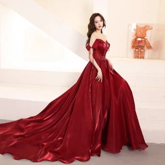 Charmant Bordeaux Perlage Cristal Robe De Soirée 2021 Princesse Encolure Dégagée Manches Courtes Dos Nu Chapel Train Soirée Robe De Ceremonie