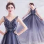 Charmant Bleu Marine Robe De Soirée 2020 Princesse V-Cou Glitter Perlage Paillettes En Dentelle Fleur Sans Manches Dos Nu Longue Robe De Ceremonie