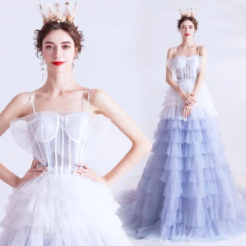 Mode Ivoire Bleu Ciel Dégradé De Couleur Robe De Bal 2020 Princesse Bretelles Spaghetti Sans Manches Dos Nu Volants En Cascade Tribunal Train Robe De Ceremonie