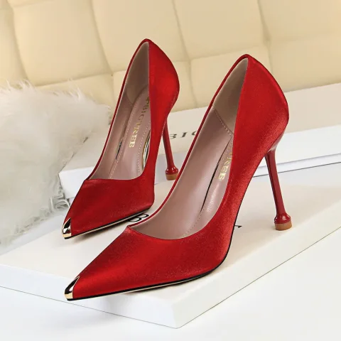 Schöne Rot Ball Pumps 2020 Satin 10 cm Stilettos Spitzschuh Pumps