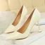 Schöne OL Ivory / Creme Pumps 2020 Lackleder 9 cm Stilettos Spitzschuh Pumps