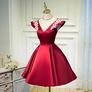 Snygga Fina Burgundy Festklänningar 2020 Prinsessa V Hals Spets Blomma Ärmlös Halterneck Korta Formella Klänningar