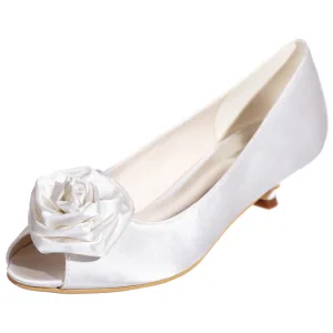 Stijlvolle Witte Bruidsmeisjes Bruidsschoenen 2020 Satijn Bloem 3 Cm Lage Hak Peep Toe Huwelijk Pumps