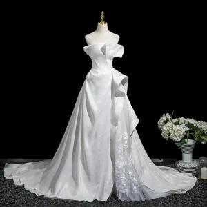 Charmant Blanche En Dentelle Fleur Appliques Robe De Mariée 2025 Robe Boule Bustier Sans Manches Dos Nu Tribunal Train Mariage