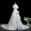 Charmant Weiß Spitze Blumen Applikationen Brautkleider / Hochzeitskleider 2025 Ballkleid Bandeau Ärmellos Rückenfreies Hof-Schleppe Hochzeit