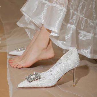 Chic Beautiful Ivory Lace Rhinestone Wedding Shoes 2021 8 Cm Stiletto Heels Pointed Toe Wedding Pumps High Heels