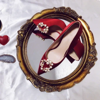 Charmant Rouge Satin Chaussure De Mariée 2020 Perle Faux Diamant 8 Cm Talons Aiguilles À Bout Pointu Mariage Escarpins