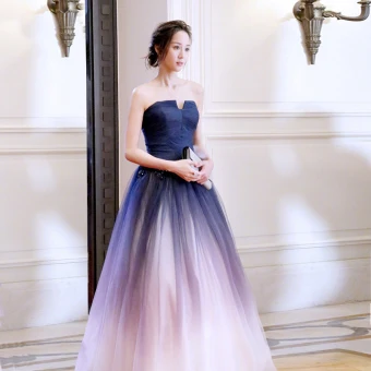 Snygga Fina Gradient Färg Aftonklänningar 2018 Prinsessa Spets Blomma Axelbandslös Halterneck Ärmlös Långa Formella Klänningar