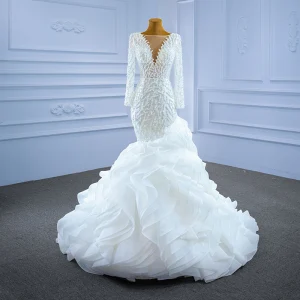 High End Elfenben Håndlaget Beading Perle Brudekjoler 2021 Trompet Havfrue Gripende Ruffles Scoop Halsen Langermede Chapel Train Bryllup