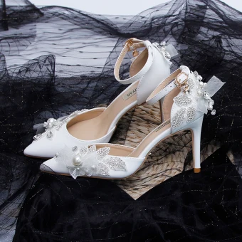 Elegant Elfenben Rhinestone Brudesko 2020 Perle Ankelstropp 9 Cm Stiletthæler Spisse Bryllup Hæler
