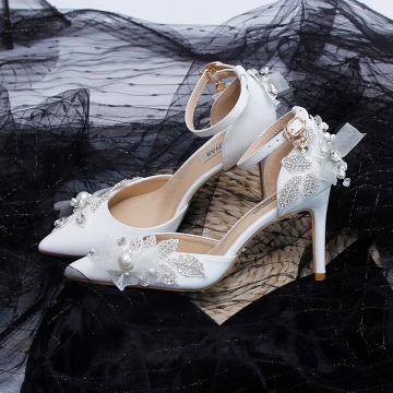Elegante Ivoor Rhinestone Bruidsschoenen 2020 Parel Enkelband 9 Cm Naaldhakken Stiletto Spitse Neus Huwelijk Hakken