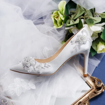 Elegant Ivory Beading Wedding Shoes 2020 Leather Crystal Rhinestone Pearl 9 Cm Stiletto Heels Pointed Toe Wedding Pumps