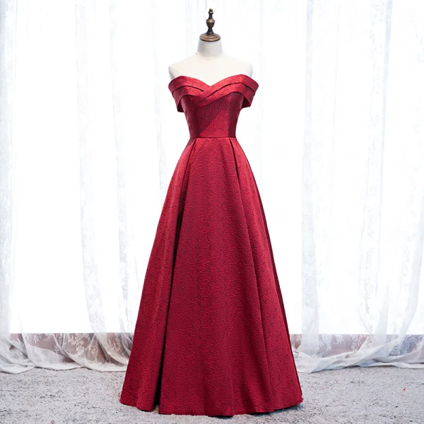 Élégant Bordeaux Robe De Soirée 2020 Princesse Satin De l'épaule Manches Courtes Dos Nu Longue Robe De Ceremonie