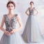 Élégant Bleu Ciel Robe De Bal 2020 Princesse V-Cou Perlage Faux Diamant En Dentelle Fleur Sans Manches Dos Nu Train De Balayage Robe De Ceremonie
