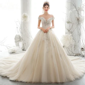 Luxe Champagne Robe De Mariée 2020 Princesse De L Épaule Paillettes Perlage Perle En Dentelle Fleur Appliques Sans Manches Dos Nu Royal Train