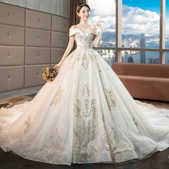 Chic Belle Champagne Robe De Mariée 2018 Robe Boule En Dentelle Fleur Perlage Cristal Paillettes De L Épaule Dos Nu Sans Manches Royal Train Mariage