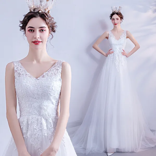 Affordable White Wedding Dresses 2020 A-Line / Princess V-Neck Rhinestone Lace Flower Appliques Sleeveless Backless Court Train