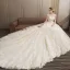 Moderne / Mode Champagne Robe De Mariée 2018 Robe Boule En Dentelle Appliques Perlage Paillettes Encolure Dégagée Dos Nu Sans Manches Royal Train Mariage