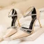 Charmant Beige Cocktail Pailletten Sandalen Damen 2020 Knöchelriemen 10 cm Stilettos Spitzschuh Sandaletten
