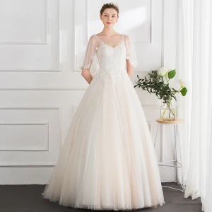 Chic Belle Champagne Robe De Mariée 2018 Robe Boule En Dentelle Appliques Perle Encolure Dégagée Dos Nu 1 2 Manches Longue Mariage