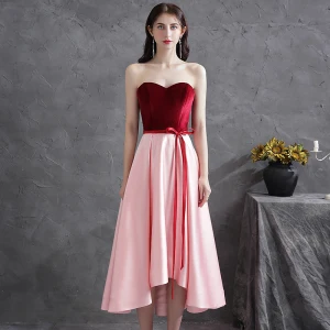 Fine Rød Satin Asymmetrisk Cocktailkjoler 2021 Prinsesse Suede Strapless Sløyfe Uten Ermer Ryggløse Fest Formelle Kjoler